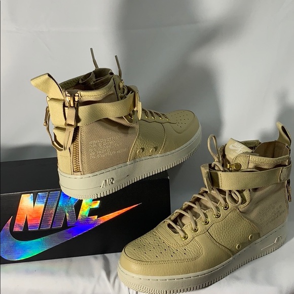 Special Field Air Force 1 Mid 9
917753200
160.00 - Picture 9 of 9